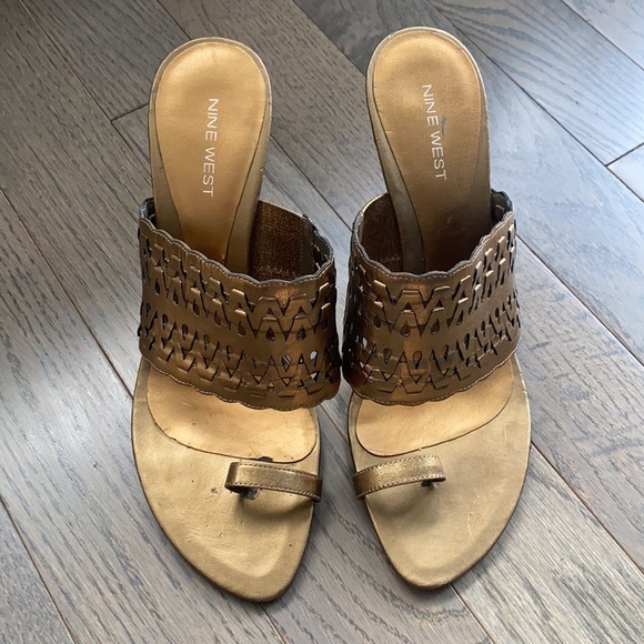 Nine West Gold/Bronze Heel Slide Sandal - Picture 2 of 9